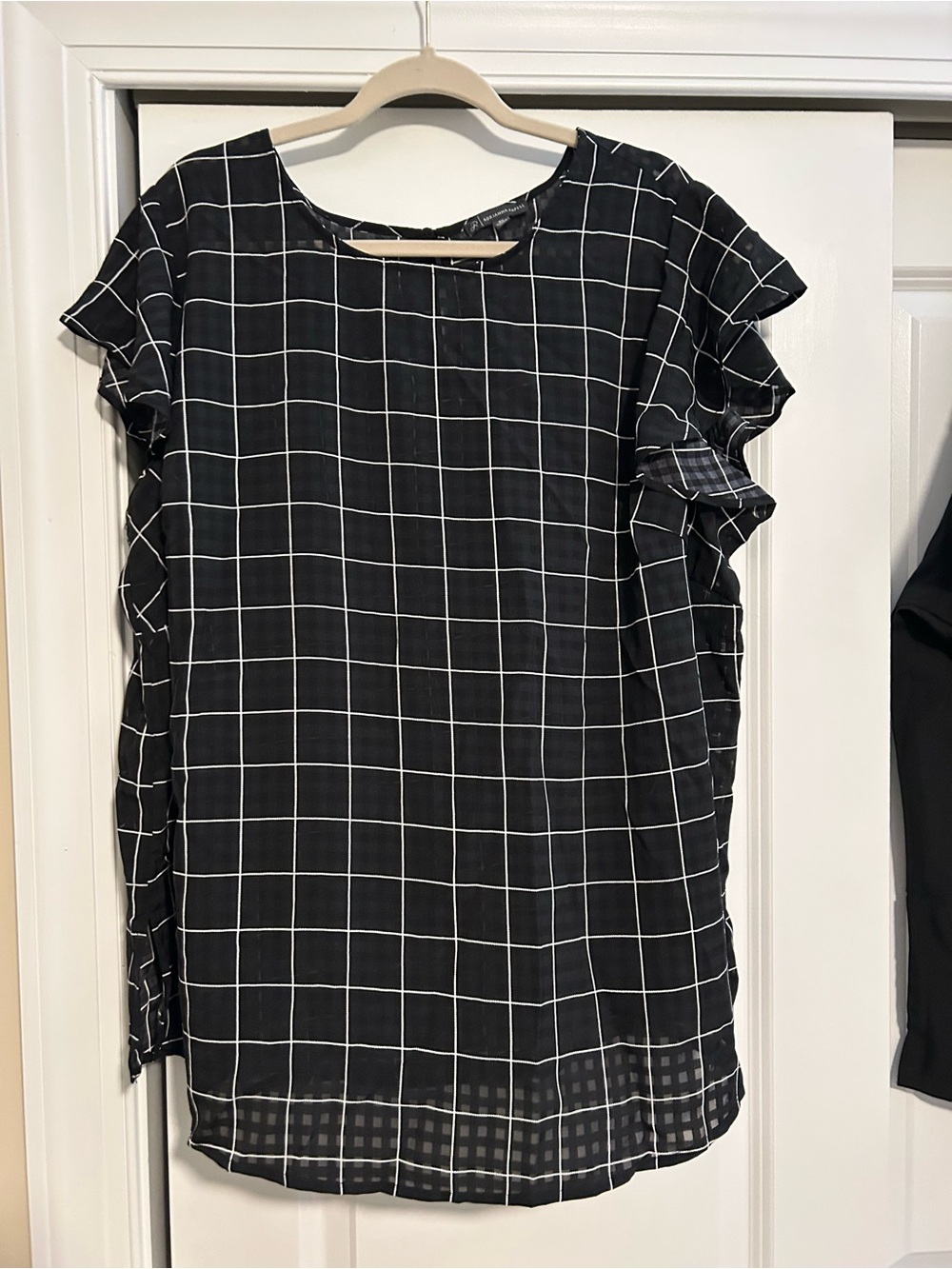 Adrianna Papell Black Windowpane Ruffle-Sleeve Blouse